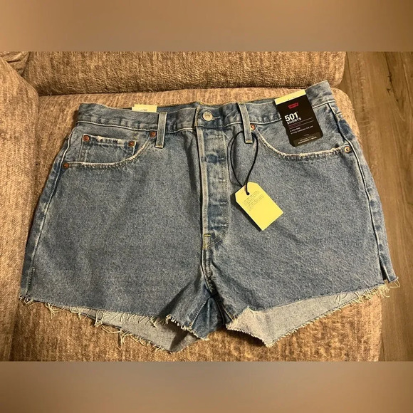 Levi's 501® Original Cutoff Denim Shorts Ojai Light Stone Size 33 - Picture 2 of 8